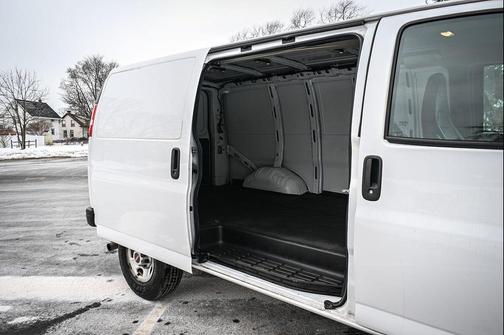 2022 GMC Savana 2500 Work Van