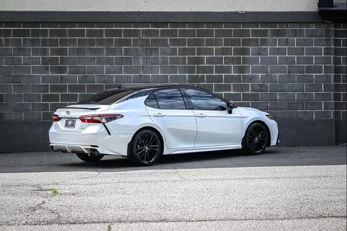 Wind Chill Pearl/Midnight Black Metallic 2023 Toyota Camry XSE