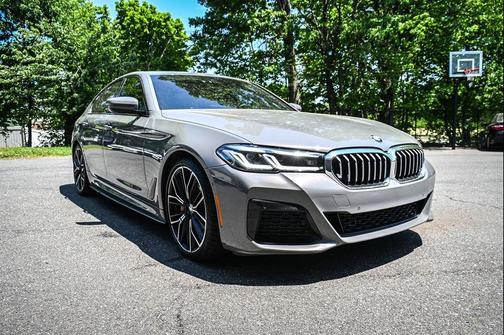Bernina Grey Amber Effect Metallic 2022 BMW 530 i xDrive
