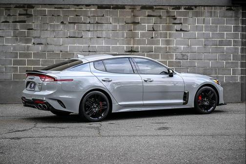 Ceramic Silver 2022 Kia Stinger GT1