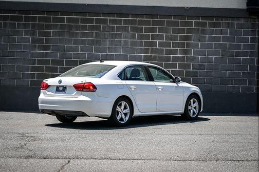 2013 Volkswagen Passat 2.5 SE