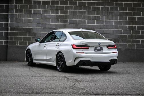 Alpine White 2022 BMW 330 xDrive