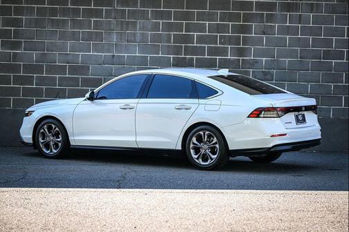 Platinum White Pearl 2024 Honda Accord EX