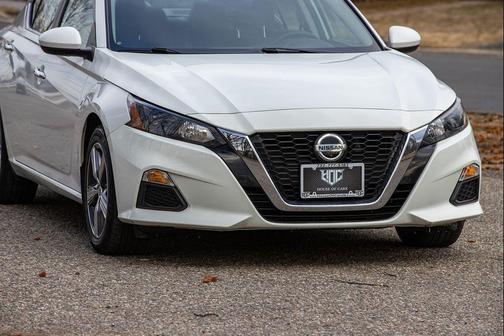 2022 Nissan Altima S FWD