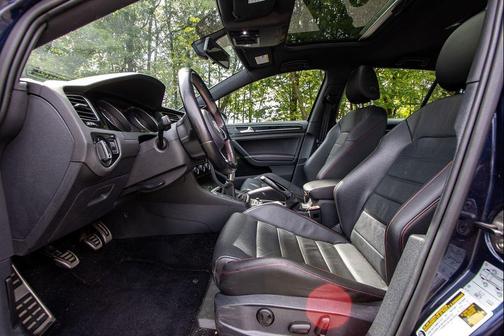 2017 Volkswagen Golf GTI 2.0T SE 4-Door
