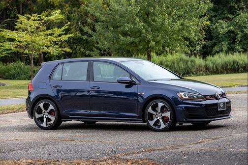 2017 Volkswagen Golf GTI 2.0T SE 4-Door