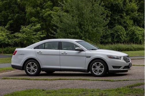 2014 Ford Taurus SEL