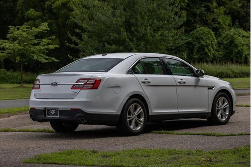 2014 Ford Taurus SEL