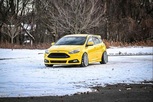 2018 Ford Focus ST 