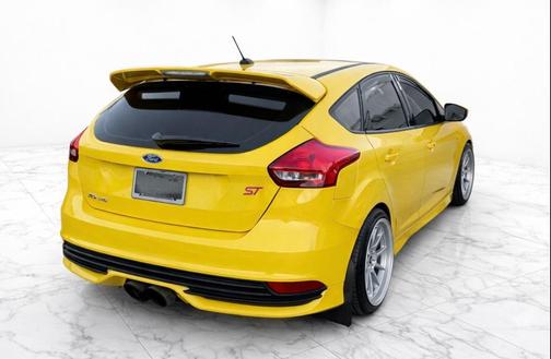 2018 Ford Focus ST 