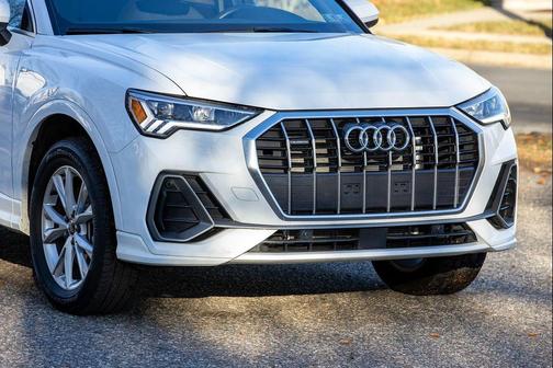 2024 Audi Q3 Premium 45 TFSI S line quattro Tiptronic