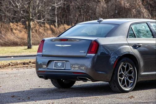 2018 Chrysler 300 S