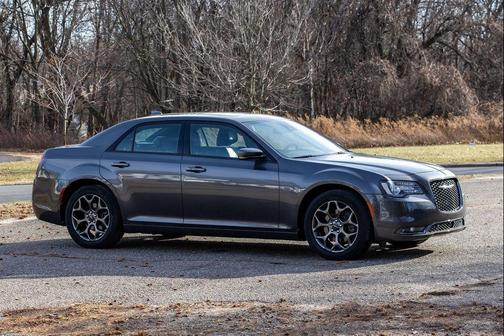 2018 Chrysler 300 S