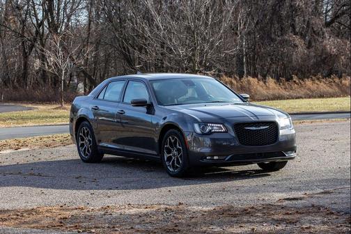 2018 Chrysler 300 S