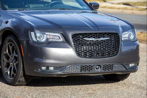 2018 Chrysler 300 S