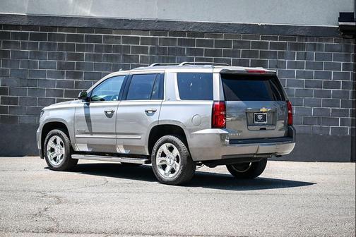 Pepperdust Metallic 2017 Chevrolet Tahoe LT