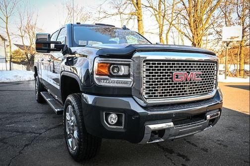 2017 GMC Sierra 2500 Denali