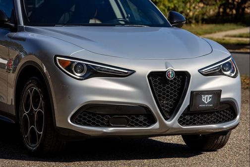 2021 Alfa Romeo Stelvio Base