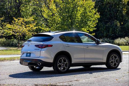 2021 Alfa Romeo Stelvio Base
