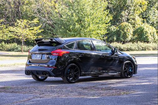 2017 Ford Focus RS Base