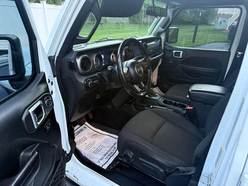 Bright White Clearcoat 2020 Jeep Gladiator Sport S