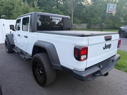 Bright White Clearcoat 2020 Jeep Gladiator Sport S