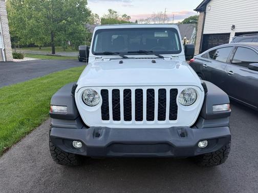 Bright White Clearcoat 2020 Jeep Gladiator Sport S