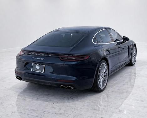2018 Porsche Panamera 4S