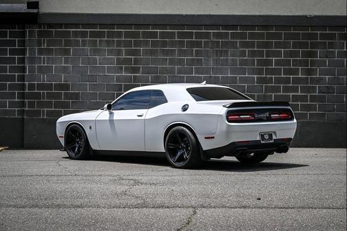 Bright White Clearcoat 2016 Dodge Challenger R/T Scat Pack