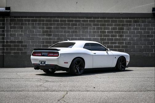 Bright White Clearcoat 2016 Dodge Challenger R/T Scat Pack