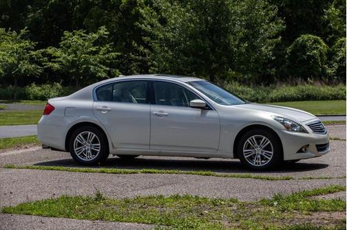 2013 INFINITI G37x Base