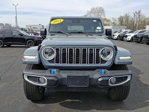 Anvil Clearcoat 2024 Jeep Wrangler 4xe Sahara