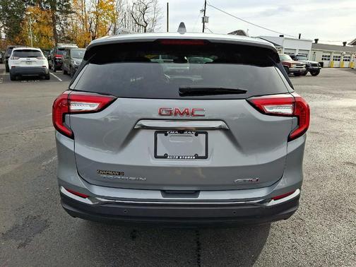 2024 GMC Terrain AT4
