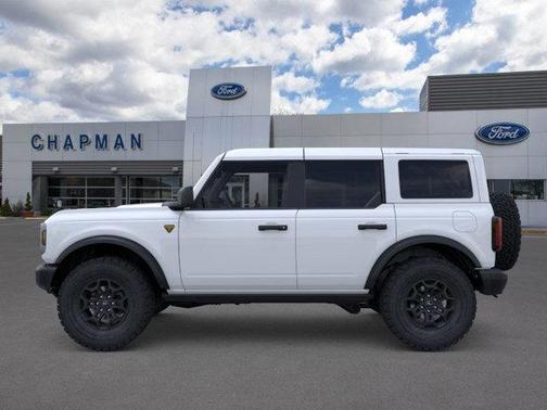 Oxford White 2026 Ford Bronco Badlands