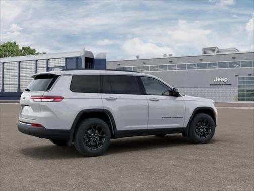 Bright White Clearcoat 2026 Jeep Grand Cherokee L Laredo