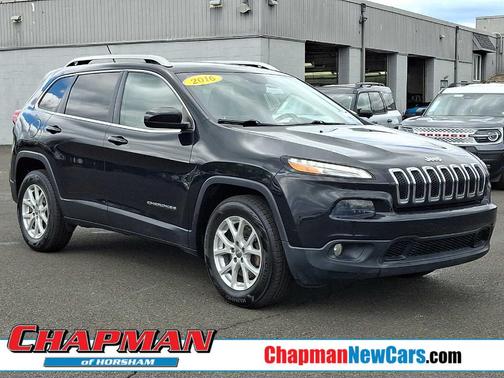 Brilliant Black Crystal Pearlcoat 2016 Jeep Cherokee Latitude