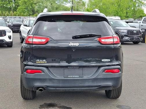 Brilliant Black Crystal Pearlcoat 2016 Jeep Cherokee Latitude