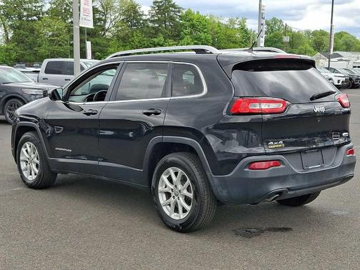 Brilliant Black Crystal Pearlcoat 2016 Jeep Cherokee Latitude