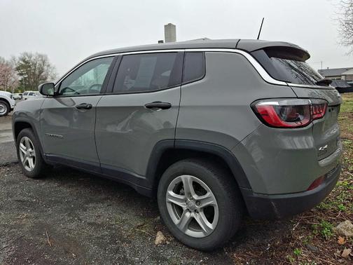 Sting Gray Clearcoat 2023 Jeep Compass Sport