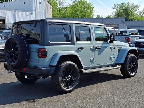 Earl Clearcoat 2023 Jeep Wrangler 4xe Sahara