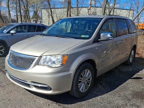 2015 Chrysler Town & Country Touring-L