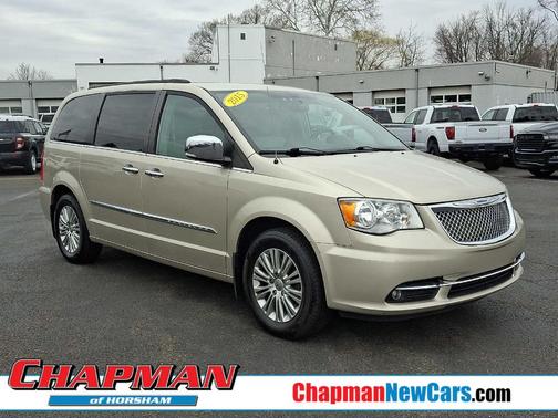 2015 Chrysler Town & Country Touring-L