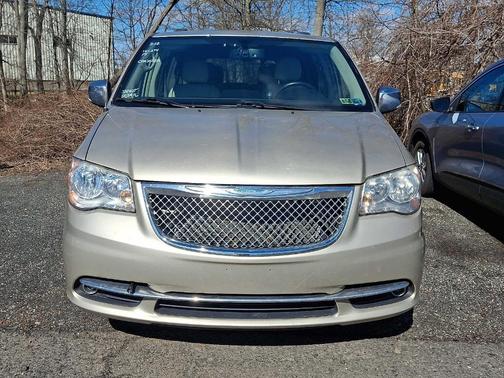 2015 Chrysler Town & Country Touring-L