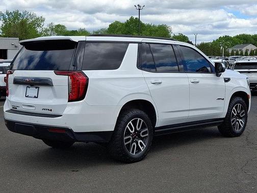 Summit White 2023 GMC Yukon AT4