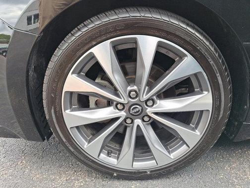 2023 Nissan Maxima Platinum