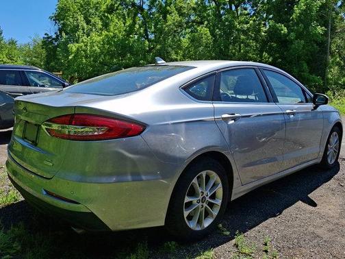 Iconic Silver Metallic 2020 Ford Fusion SE