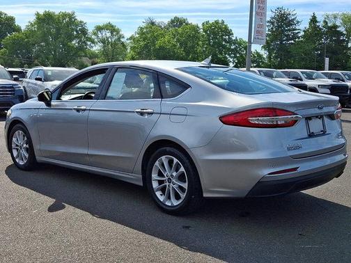 Iconic Silver Metallic 2020 Ford Fusion SE