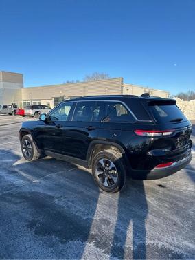 2023 Jeep Grand Cherokee 4xe Base