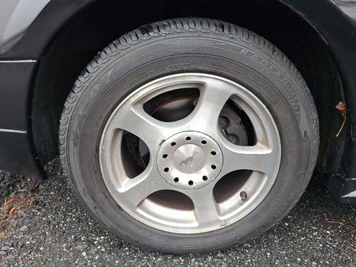 2004 Ford Mustang Deluxe