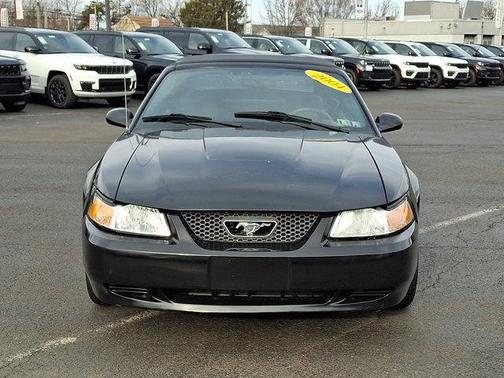 2004 Ford Mustang Deluxe
